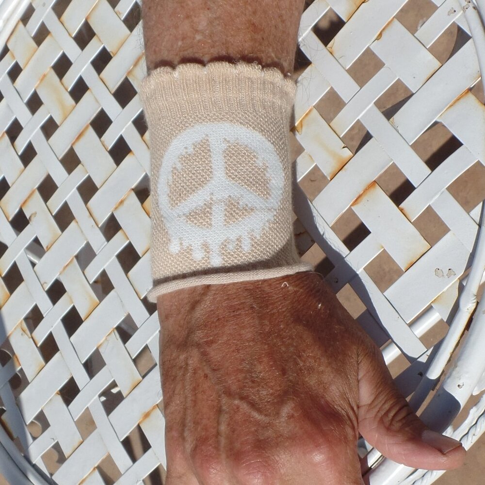 Handmade Wrist Swag PULL ON PEACE - Picture 1 of 5
